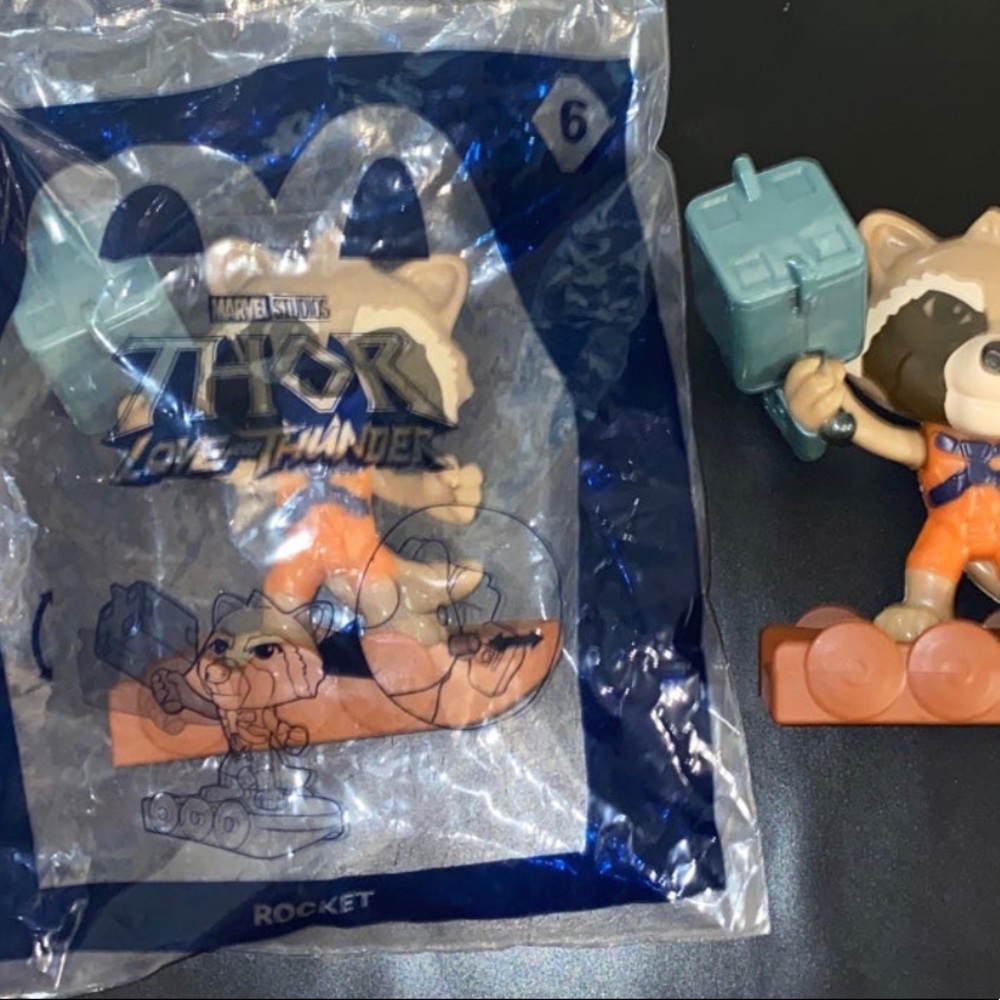 2x Rocket Marvel studios x McDonalds Toy #6 Sealed brand new Thor love